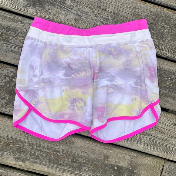 Ivivva by Lululemon Watercolor Printed Speedy Speed Running Athletic Shorts - Picture 2 of 7